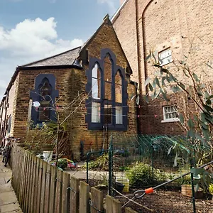  Holiday home The Scouse House - Air Host & - Quirky 2 Bedroom